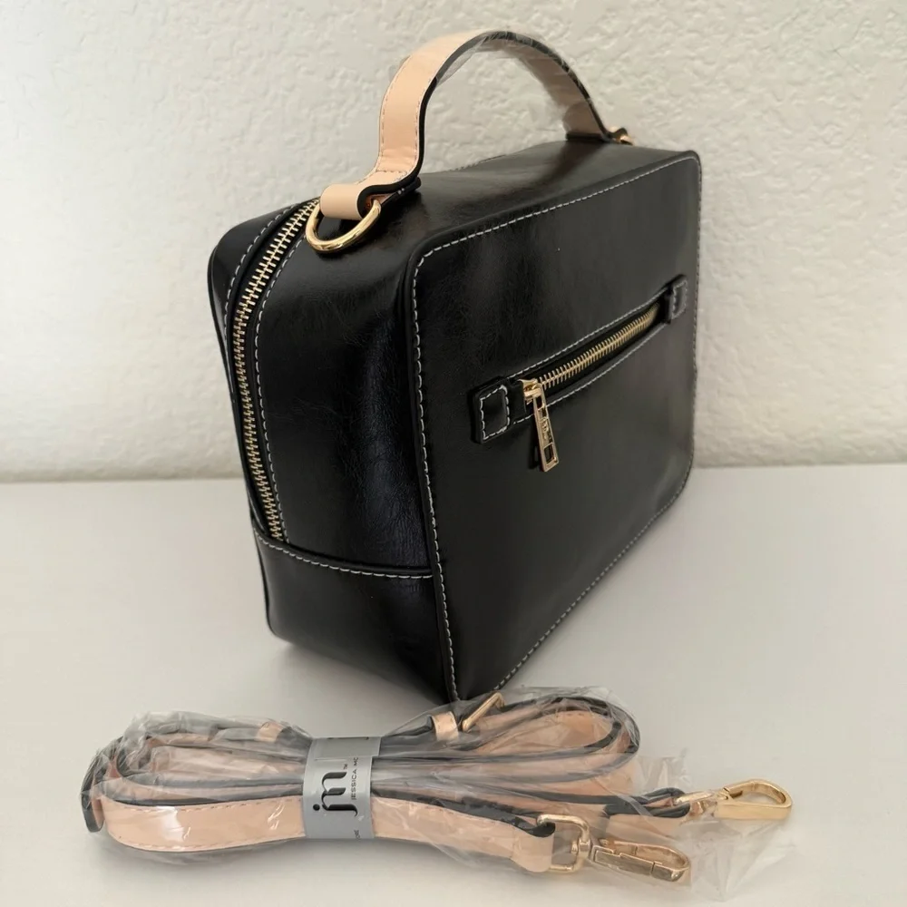 NWT~ Jessica Moore JM-386BLT Black Textured Camera Bag with Crossbody Strap